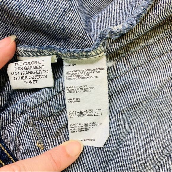 Tommy Hilfiger denim jean jacket pockets - Picture 11 of 12